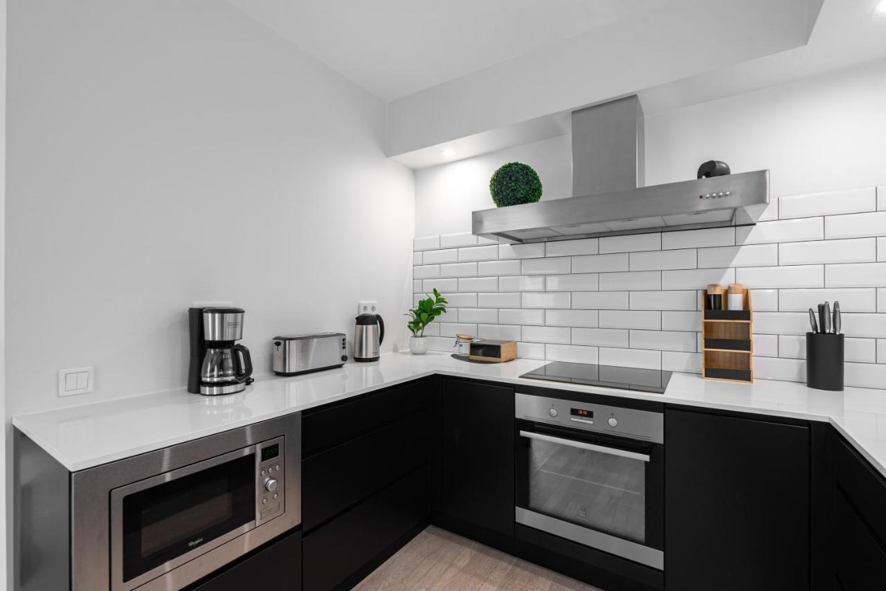Airhome - Black&White Reval Esterno foto
