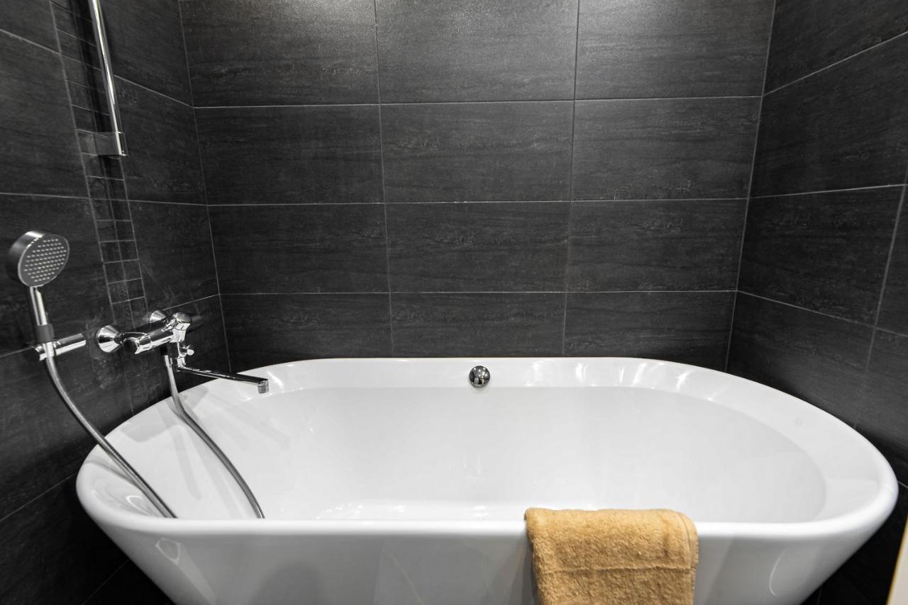 Airhome - Black&White Reval Esterno foto